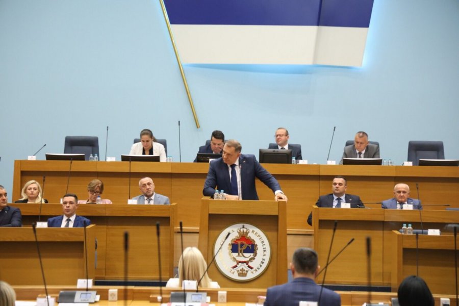 Reuten: BE-ja duhet t’ia tregojë vendin Dodikut, rrezikohet rajoni