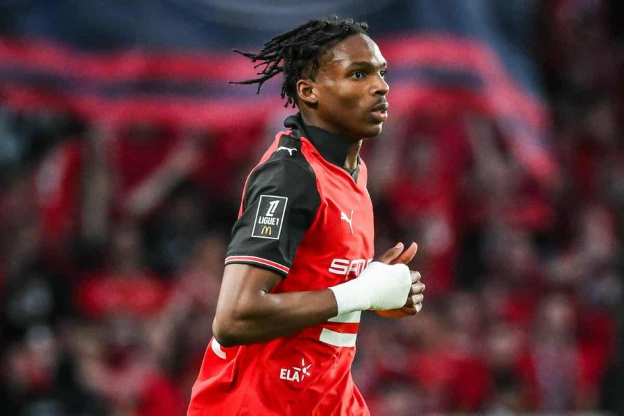 Al-Nassr rivalizon Real Madridin dhe Arsenalin për talentin francez