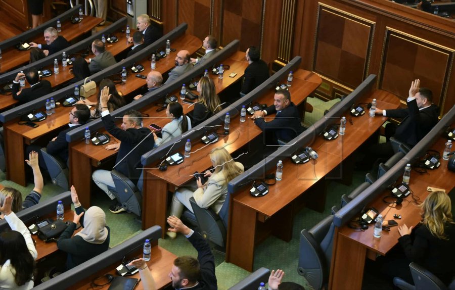 Dështimi i radhës në Kuvend, Berisha: Kemi kërkuar njerëz që dinë me thënë “mirëdita”
