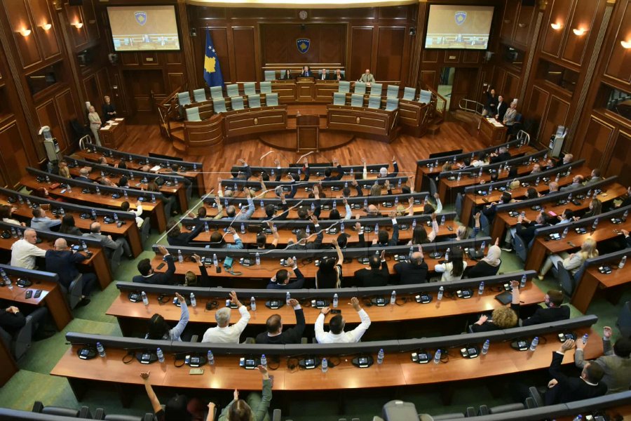 Dështon sërish zgjedhja e Hekuran Muratit për kryetar të Kuvendit