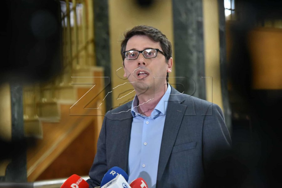 Murati: Iu hoq peta lakrorit, u dëshmua se opozita po e mban Kuvendin të bllokuar
