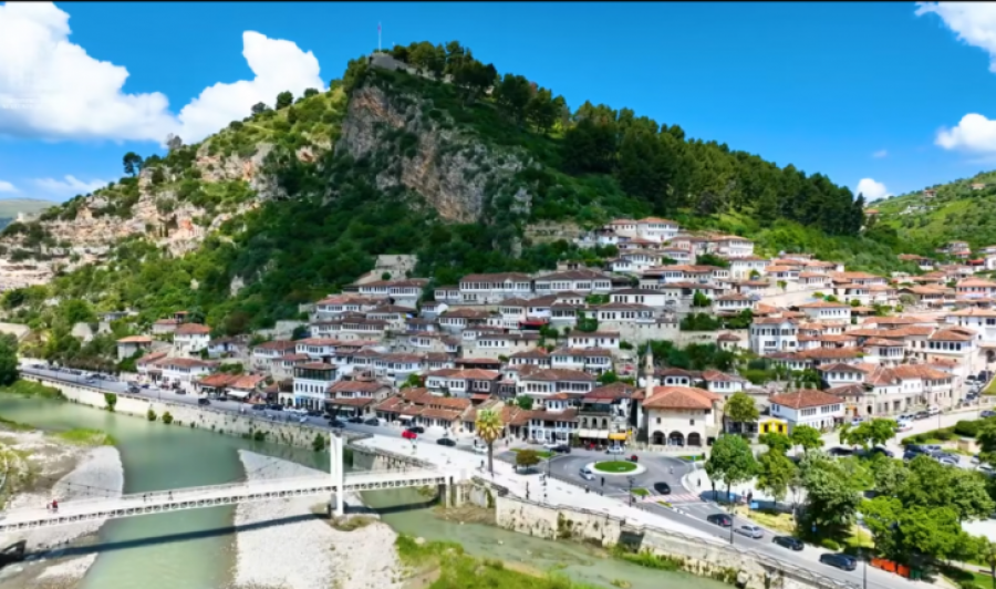 “New York Times”: Shqipëria vendi që të mahnit me bukuritë natyrore dhe mikpritjen