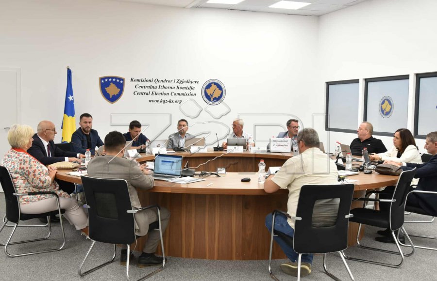 KQZ: Mbi 32 mijë kërkesa për votim jashtë Kosovës, 21 mijë u aprovuan