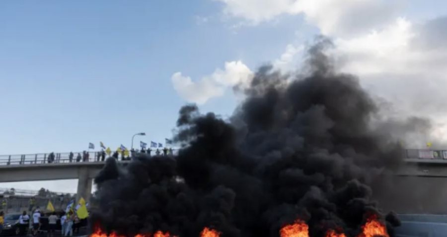 Sërish protestë në Izrael, protestuesit bllokojnë rrugët