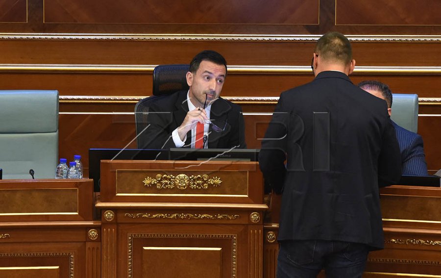 Votimi për dy nënkryetarët e komuniteteve jo shumicë, Krasniqi: Katër gabime Dimal Bashës në seancën e parë