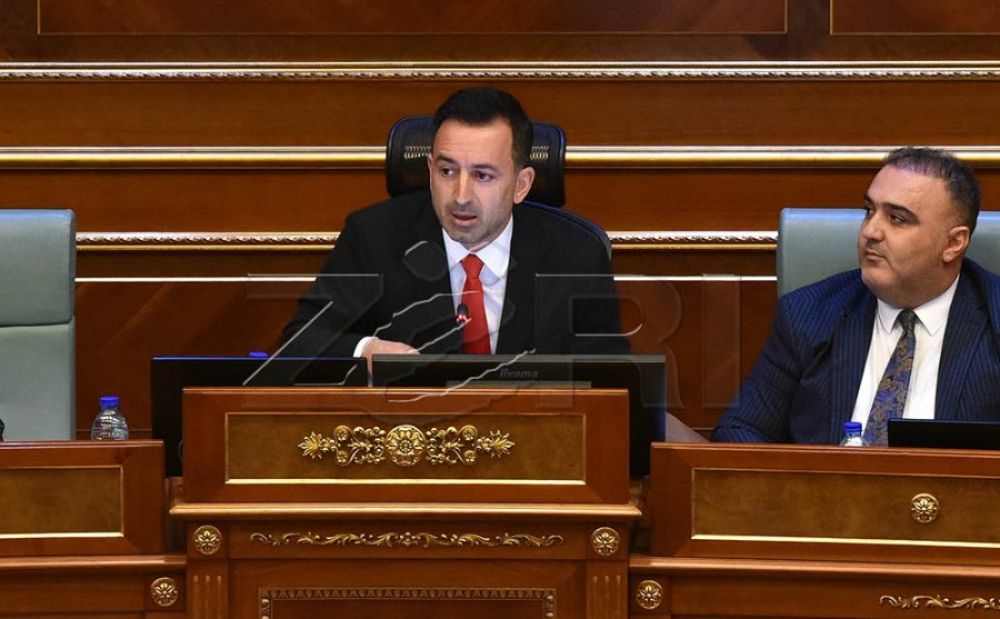 Kush është kryetari i ri i Kuvendit, Dimal Basha?