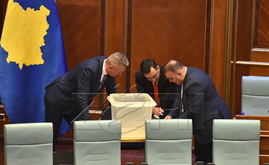 Cakolli: Të gjitha pikat e aktgjykimit vlejnë edhe për zgjedhjen e nënkryetarëve të Kuvendit