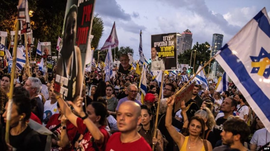 Protestuesit izraelitë i kërkojnë Qeverisë marrëveshje për lirim pengjesh