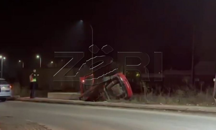 Rrokulliset vetura në rrugën Prishtinë - Pejë, vdes një person