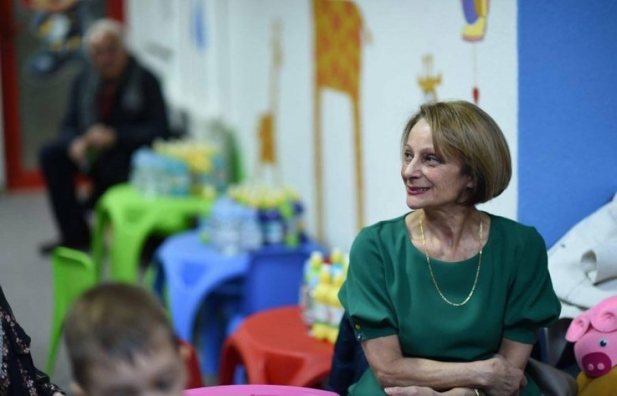 nderron-jete-punetorja-e-rtk-se-sylvie-bajrami