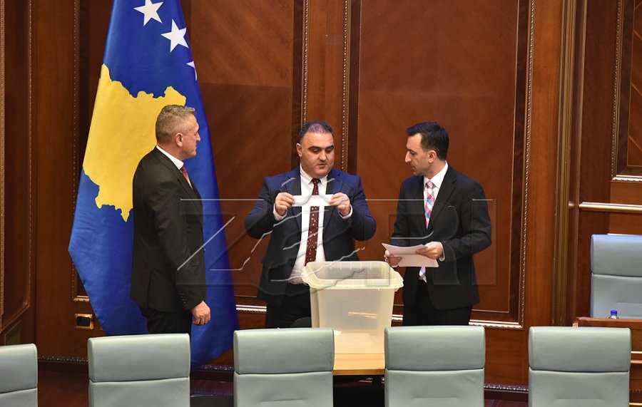 Votimi për nënkryetarin serb mban peng konstituimin e Kuvendit të Kosovës