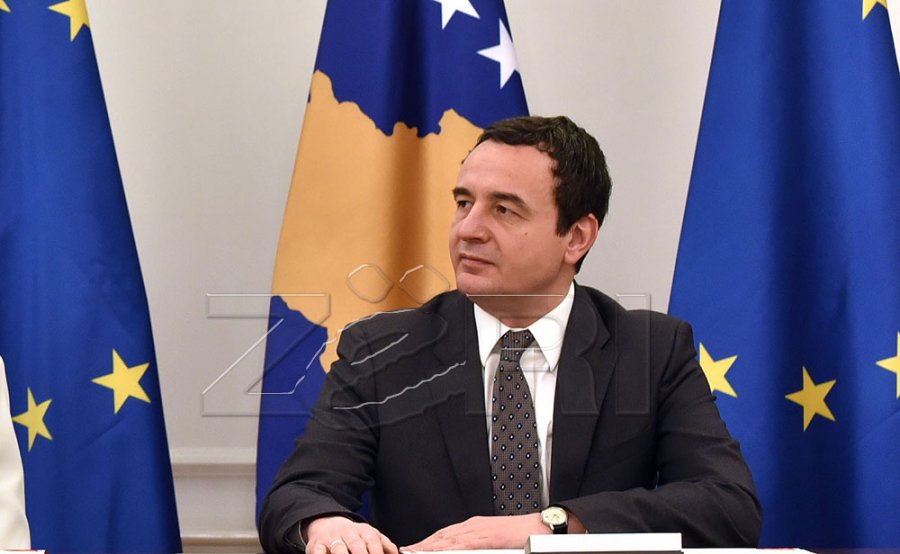 Kurti shmang përgjigjen direkte para gazetarëve: Na bashkëpunojmë me BE-në