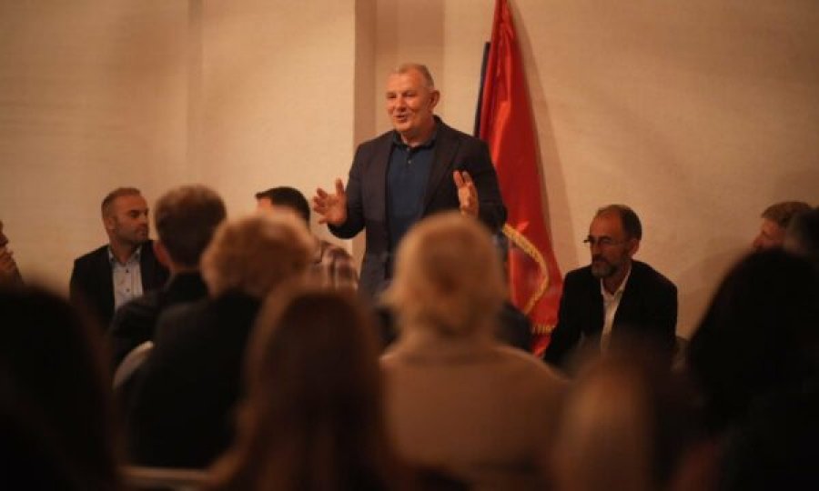 Shukri Buja viziton Rubofcin: Më gëzon shumë pjesëmarrja aktive e grave dhe të rinjve