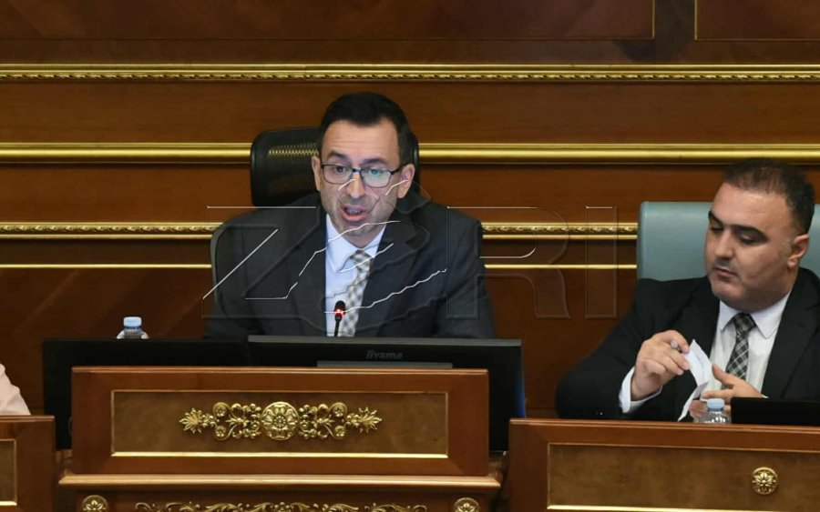 Zeqaj: Vetëvendosje së shpejti do ta shkarkojë Dimal Bashën nga posti i kryetarit të Kuvendit