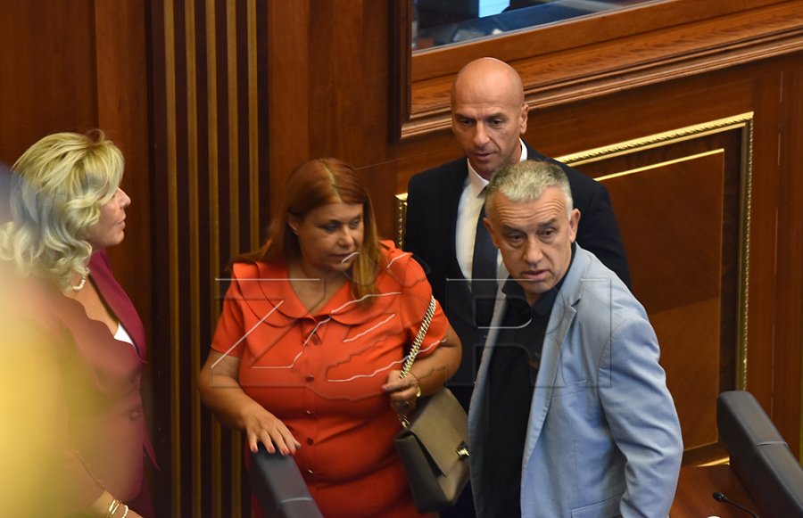 Sveçla: Është jetike që Lista Serbe të mbetet jashtë Kryesisë
