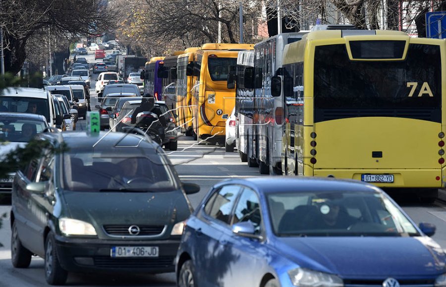 Përfundon për sot protesta e “Trafikut Urban” dhe operatorëve privatë