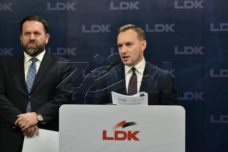 PZAP-i rrëzoi vendimin e KQZ-së, Zogaj: Absurde të votohet nëpër lokale private