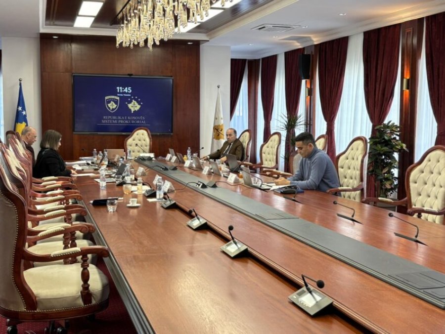 Shkohet në pauzë 10-minutëshe, në rend të ditës futet shkarkimi i kryesuesit të KPK-së Ardian Hajdaraj