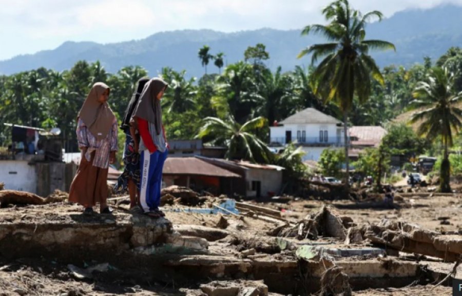 Përmbytjet në Indonezi, mbi 600 viktima