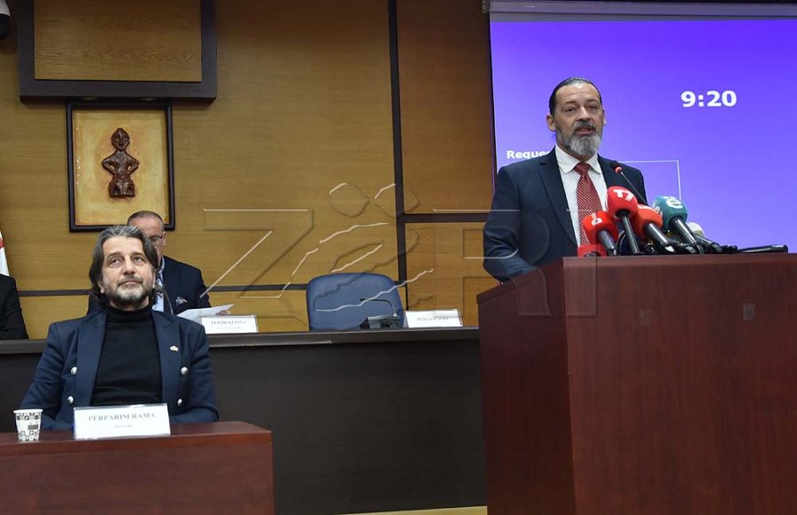 Sveçla thotë se Komunës së Prishtinës i janë bartur mjetet, të cilat mund t’i shfrytëzojë që nga nesër