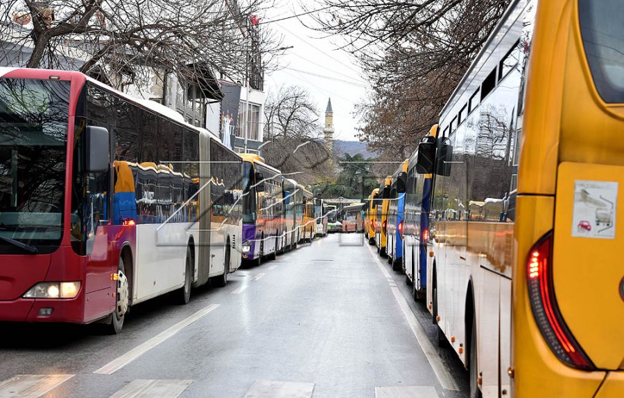Murati: U alokuan 2.7 milionë euro për transportin publik, Komuna t’i shlyejë borxhet