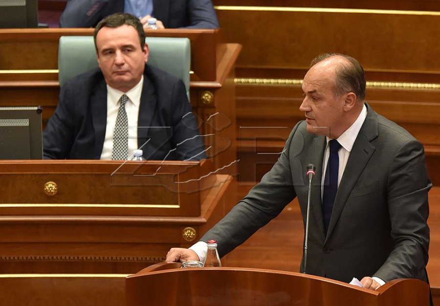 Hoxhaj kritikon Kurtin: Ai është tallur me votën që ia dhanë qytetarët