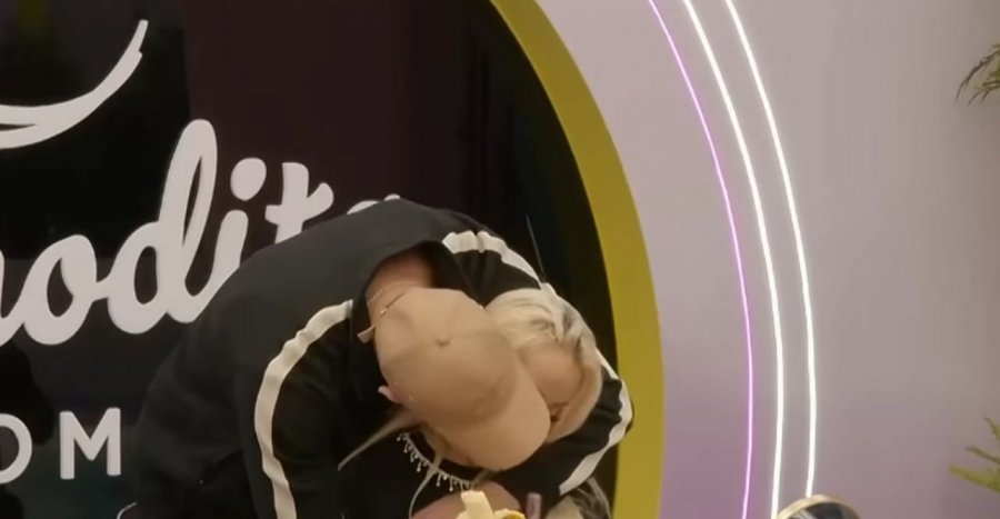 Toney dhe Benita më të afërt se kurrë - fillojnë ditën me përqafime