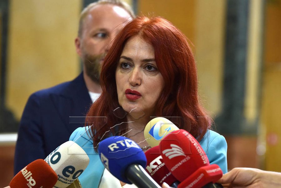 s-po-e-prekim-drejtesine-hoxha-shpjegon-nismen-per-ndryshimin-e-ligjit-per-specialen