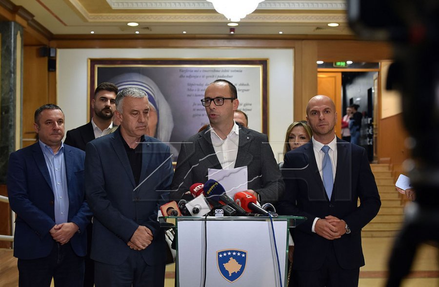 Kryeziu paralajmëron pasoja: Moscertifikimi i Listës Serbe dëmton Kosovën