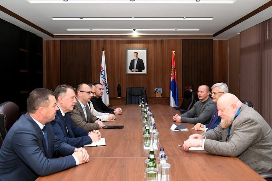 Këshilltari i komandantit të KFOR-it takon kryetarët e zgjedhur të komunave veriore