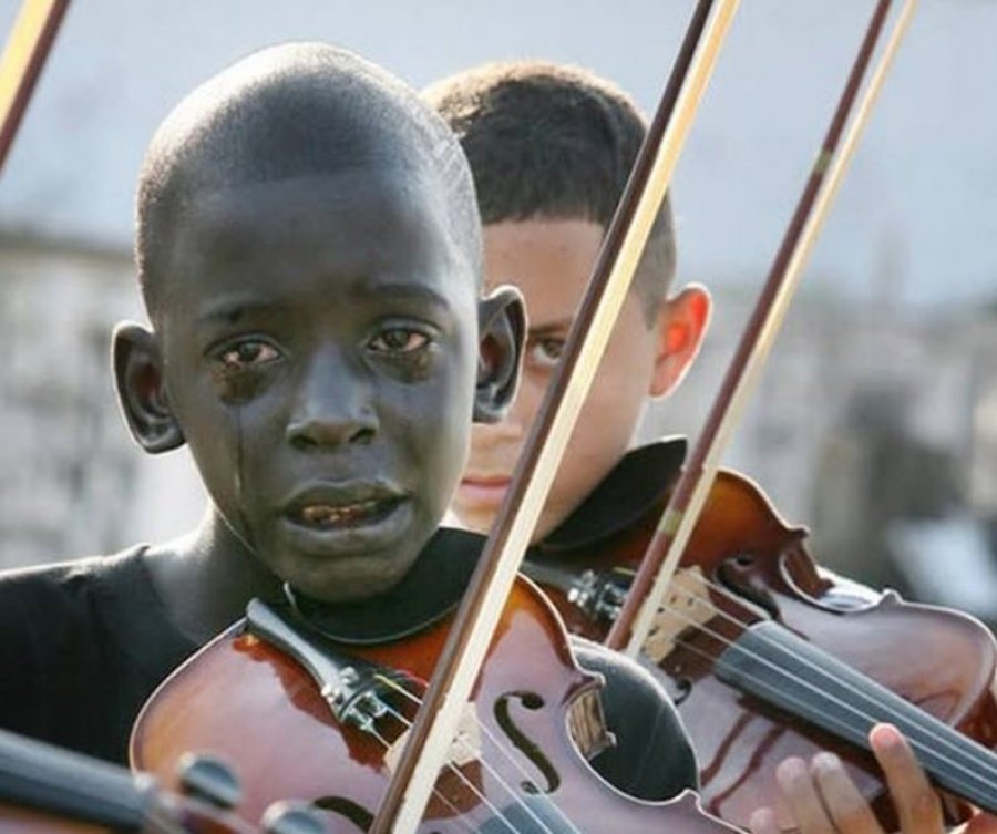 E vërteta e plotë e historisë së fotografisë virale të violinistit 12-vjeçar brazilian, Diego Frazao Torquato