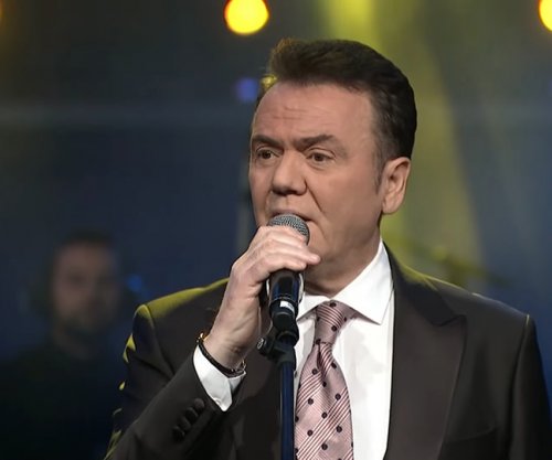Këngëtari i njohur Ilir Shaqiri, feston ditëlindjen e 65-të