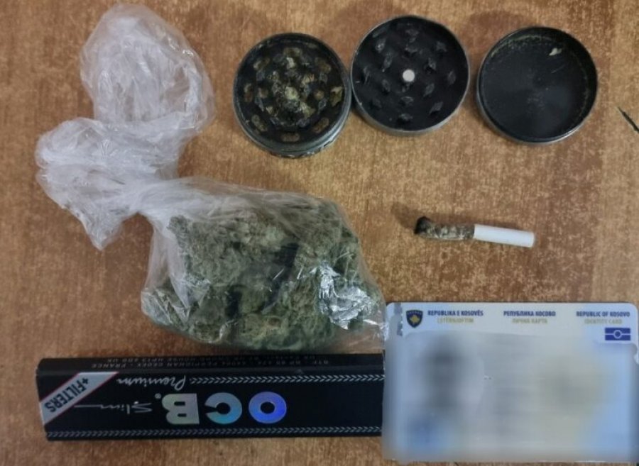 ndalohet-nje-21-vjecar-ne-kacanik-iu-gjet-droge-ne-veture