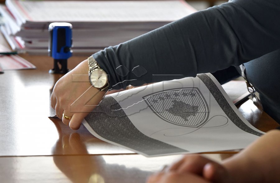 KQZ-ja miraton fletëvotimin për votimin jashtë Kosovës