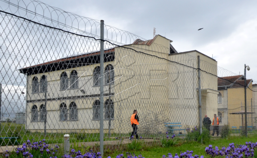 Arratisen tre persona nga Qendra Edukuese Korrektuese në Lipjan, më pas kapen nga policia