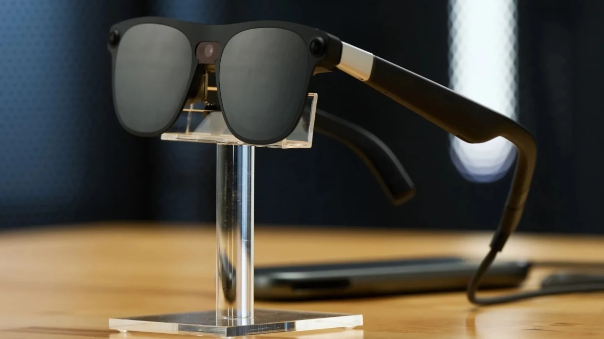 Google do të lansojë syzet e para me inteligjencë artificiale në vitin 2026