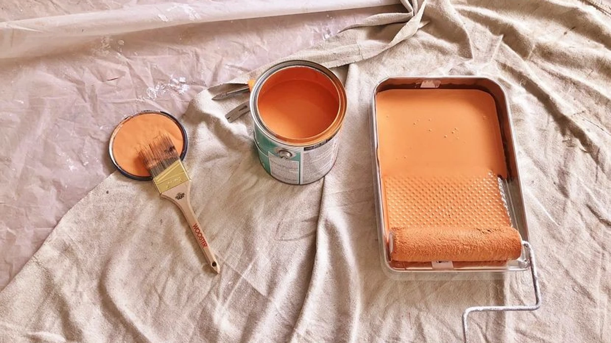 Gabimi që e bën murin të duket joestetik, këtë mënyrë lyerjeje ekspertët e dënojnë ashpër