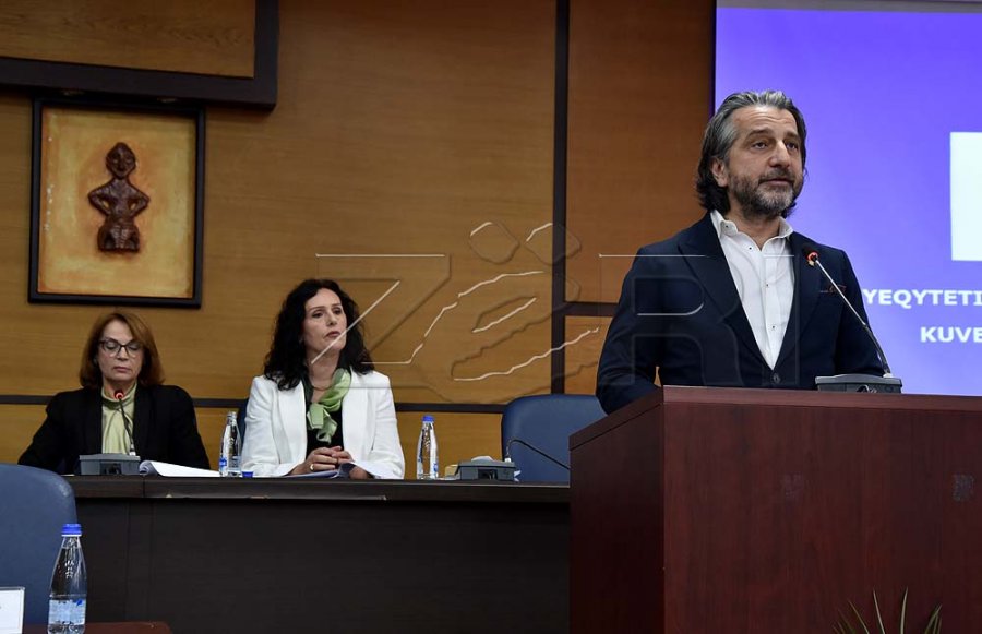 Edhe në inaugurimin e Përparim Ramës si kryetar i Prishtinës s'munguan përplasjet mes LVV-së dhe LDK-së