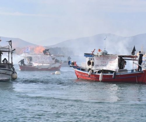 Bllokohet Porti i Volos në Greqi, fermerët e blegtorët bllokada në zona të ndryshme të vendit [video]
