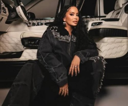 Ndërroi lokacionin e koncerteve, reagon partneri i Dafina Zeqirit: Asnjë pengesë s’e ndal uraganin