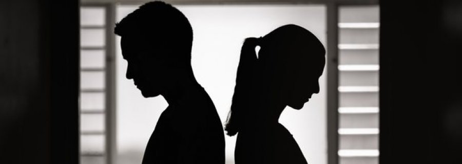 ja-arsyeja-psikologjike-pse-qendrojme-ne-marredhenie-qe-nuk-funksionojne-me