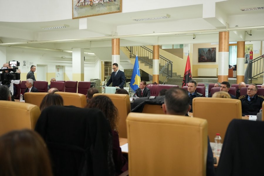 Betohen kryetari i Komunës së Gjilanit Alban Hyseni dhe anëtarët e Kuvendit Komunal