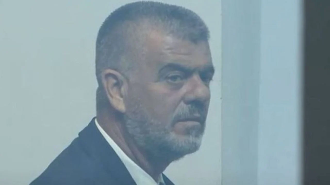 Lirohet nga burgu ish-ministri shqiptar