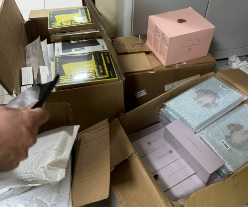 Ndalohet autobusi në Vërmicë, i gjenden mallra të padeklaruara