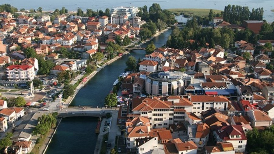 Struga në bllokadë politike, kush e ka fajin?