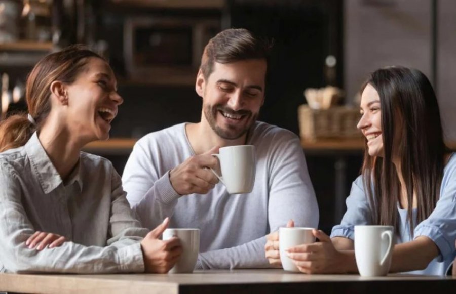 Arsyet shkencore pse kafja ju bën më të lumtur dhe më produkti