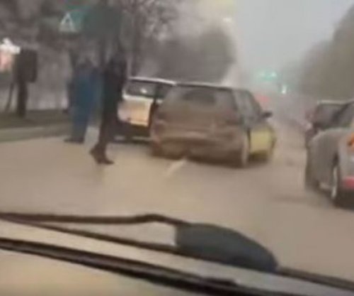 Një i lënduar nga aksidenti mes tri veturave në Aktash