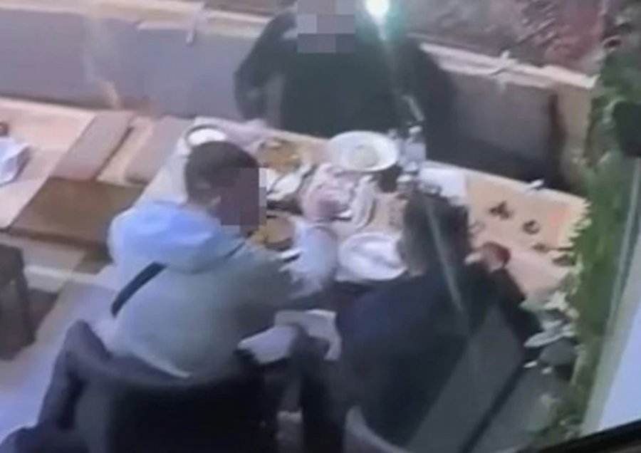 Pengmarrja e shtetasit të nga Kosova  dalin pamje ku të dyshuarit drekojnë me 39 vjeçarin  video 