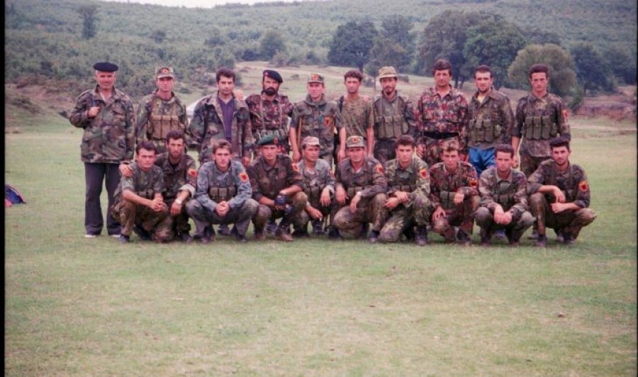 PDK-ja përkujton Mujë Krasniqin dhe 40 dëshmorëve të tjerë të UÇK-së