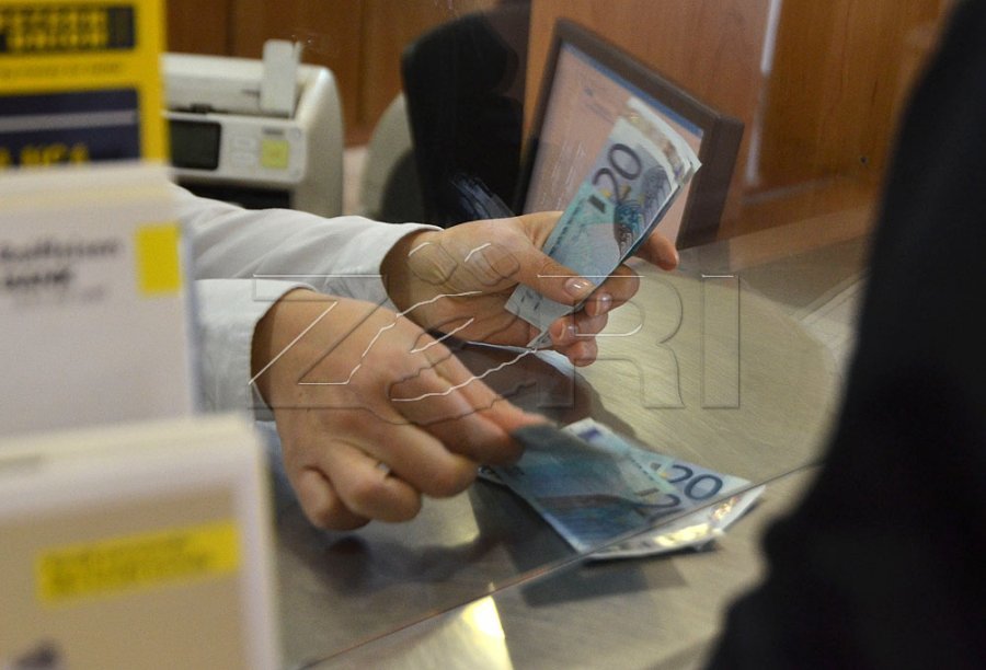 Rritje nga 350 në 425 euro: Zbatimi i pagës minimale në sektorin privat mbetet sfidë